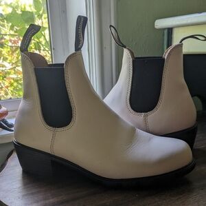Blundstone bone/pearl white heeled boots missing 1 insole